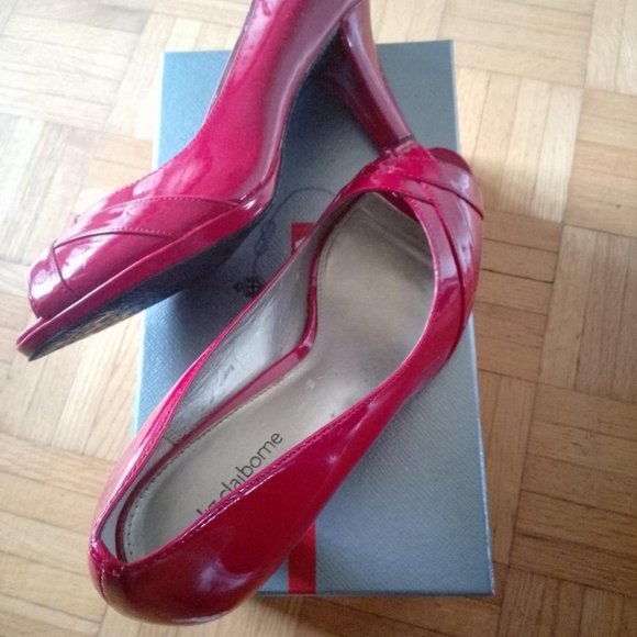 LIZ CLAIBORN HEELS - Picture 1 of 5